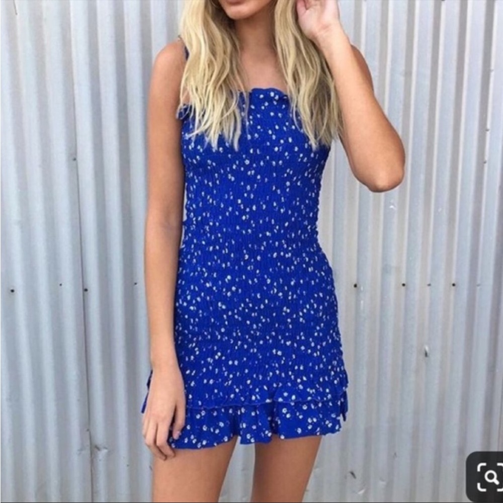 Faithfull The Brand - Blue & White Floral Print Smocked Dress size XS
